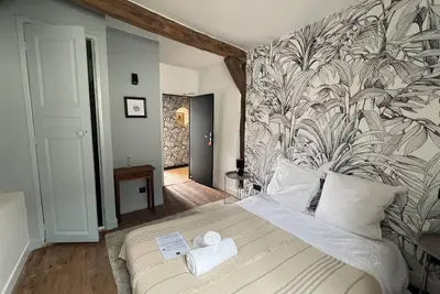 Image de Chambre Picassiette - 1  Avec Coin Repas-Billard-Babyfoot-Terrasse