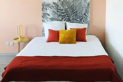 Image de Studio 42m2, lumineux, au pied de la gare, parking gratuit