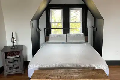Image de Cozy 1-studio apartment, industrial modern in charming Reading with WiFi, Ac