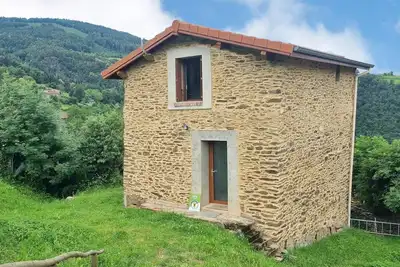 Gîte rénové avec terrasse panoramique et tout confort à Saint-Chamond, proche Saint-Étienne et Lyon