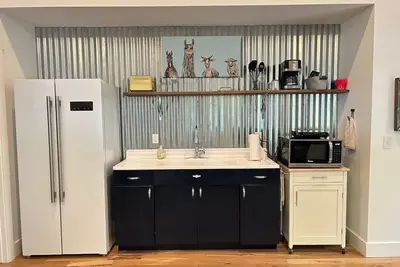 Cozy apartment in charming Carrboro, Nc with WiFi, Ac
