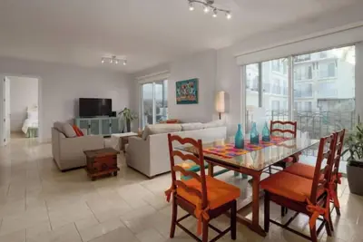 Cozy 2 Bedroom apartment\n\n
