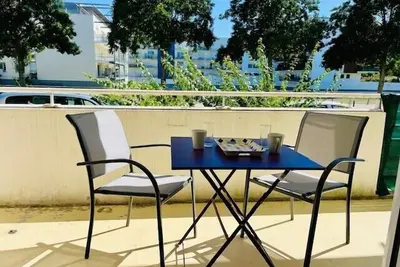 Image de Charmant T2 avec terrasse et piscine commune