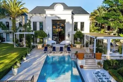 Image de Iconic French Design Villa Massive Pool, Sleeps 12