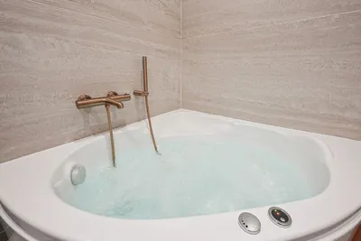 Image de Lavie Maison - Jaccuzi Central