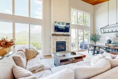 Image de Comfort and Convenience:  Close to Attitash and many outdoor attractions