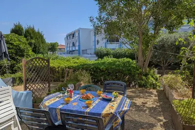 Image de Sol-y-Days Floralies 2, Studio avec terrasse et piscine