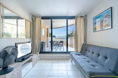Image de Impressionnante Vue Mer et Terrasse à Cannes 207