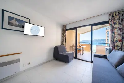 Image de Impressionnante Vue Mer et Terrasse à Cannes!