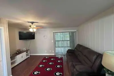 Image de Condo in Five Points\n\n