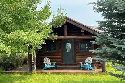 Image de Gus's Place great central location to Yellowstone, Chico Hot Springs, Sage Lodge