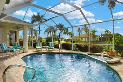 Image de Villa Havannah - Stunning remodeled elec-heated pool home on Gulf Access Canal - Swfl Rentals