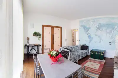 Image de A 7 Min A Piedi Dal Mare, 5 Dal Centro, Zona Tranquilla E Posto Auto Privato