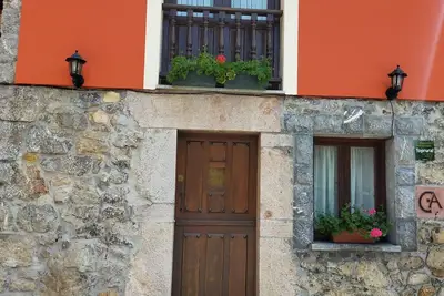 Image de Maison de campagne \"La Casina De Cuencu\" avec vue sur les montagnes, terrasse privée et Wi-Fi
