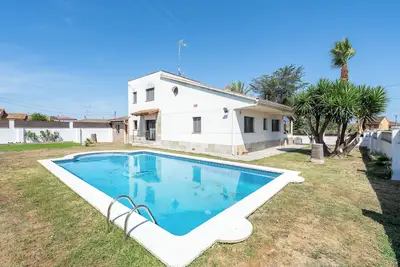 Image de Maison de vacances 'La Mediterranea Village' avec vue sur la montagne, Wi-Fi et climatisation