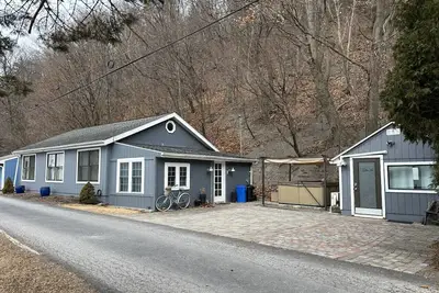Sunset Retreat Cayuga Cottage w/ hot tub - Cayuga Lake- Panoramic views & Yard. Pet Friendly!