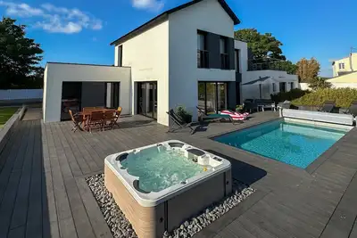 Image de Eor Glas - Villa avec piscine et spa proche mer