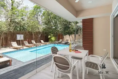 Image de Poolside Condo, Bbq, Hammock, 15Min Drive to Beach