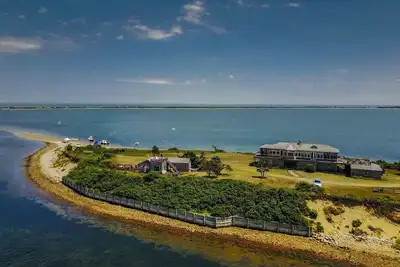 Image de Outermost Island Compound w Private Beach & 360 Water Views