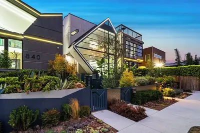 Lady Loren - Architectural Modern Masterpiece with Panoramic Views