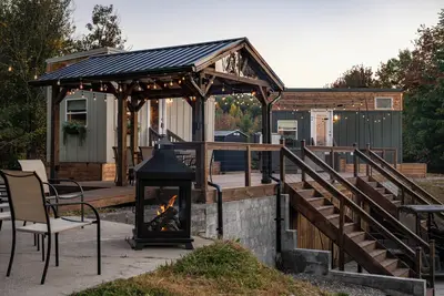 Image de Secluded Mountain Getaway - 1 Cozy Tiny Home with Spectacular views