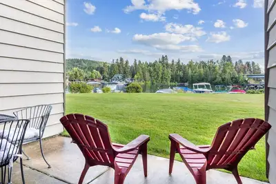 Image de Waterfront Condo 5-Minute Walk to Dt Bigfork