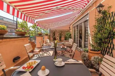 Image de Apartment With Fabulous View Of Domes Shambling Rooftops at Rome’s Ancient Heart