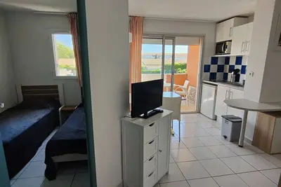 Image de Appartement Bord de Mer - Climatisation, Balcon, Parking et Piscine