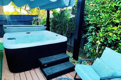 Image de Pristine Family Getaway Retreat: Hot Tub, Tree House and Pool near Uscb