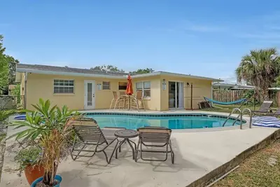 Image de Elegant home 13 min to the beach