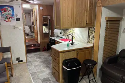 Image de Enchanting camper-cabin life in small town Chapman Kansas with all amenities