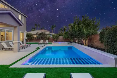 Boujee Palm 7-bedroom/pool/spa/golf/Ac, WiFi