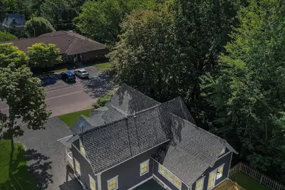 Image de Luxurious Downtown Home w/King Beds, Ev Charger, Fireplace & Smart TVs