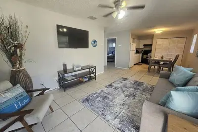 Image de Hidden Gem in Clearwater awaits you. . apt c. Min 31 days