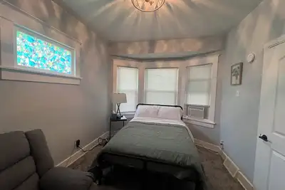 Image de Stunning  Lower 2-bedroom unit  is located  in city  of Milwaukee