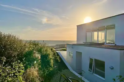 Image de Seaphare Beach House by inspirestays-com - a cottage that sleeps 8 guests in 4 bedrooms