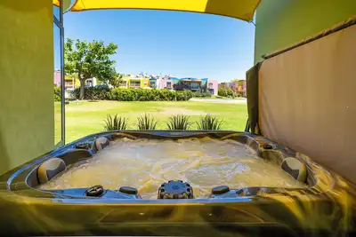 Image de Romantic flat with Jacuzzi &Pool