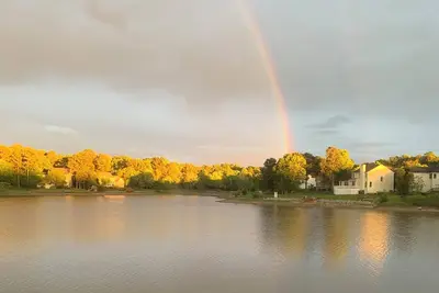 Image de Beautiful Lakefront Property with paddle boards and kayaks