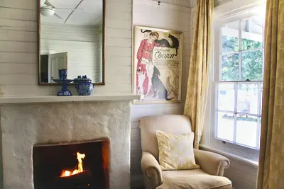 Image de The Workers Cottage, a lovingly restored historic home in Tenterfield