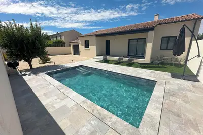 Image de Villa Moderne Avec Piscine Avignon