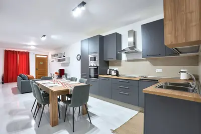 Image de This apartment is a 2 bedroom(s), 2 bathrooms, located in San Pawl il-Baħar, null.