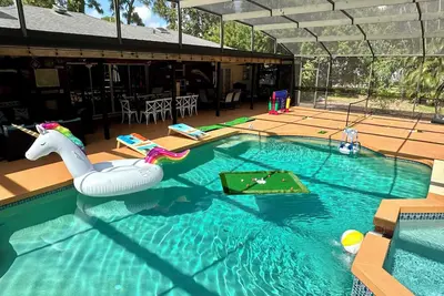 Image de Manta Ray Getaway - Poolside Paradise Retreat!