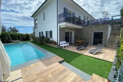 Image de Villa Piscine Chauffée & Toboggan – Plage 5 min & Centre à 10 min!