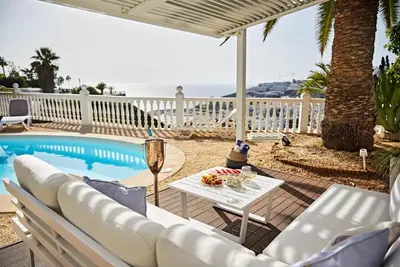 Image de Traumhafte Villa mit Atemberaubendem Ozeanblick