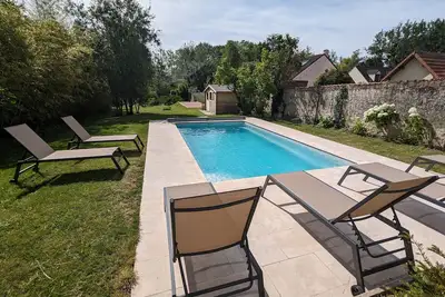 Image de Maison familiale avec piscine privée chauffée, près de Pithiviers et Fontainebleau, à 1h30 de Paris