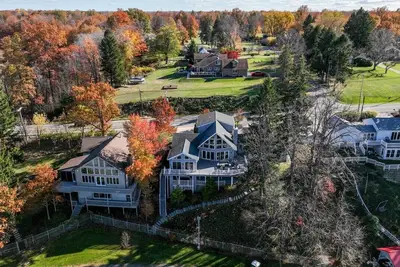 Image de New! Stunning Geneva/Ashtabula Lakefront sleeps 16