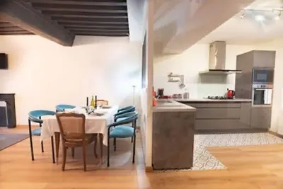 Image de Spacieuse Maison avec Patio Couvert Ă 2 minutes du Centre Ville de Tournus