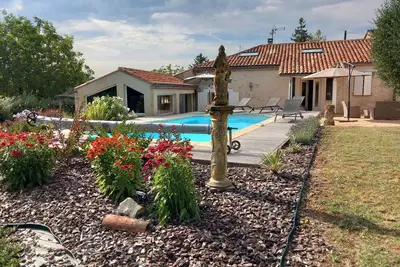 Image de Maison Campagne Dans Site Reposant! Avec De  Beaux Espaces De Vie! Piscine