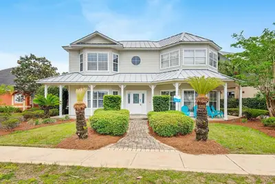 Image de Beach Blast! Golf Cart Available! Pet Friendly! Golf Cart Available!