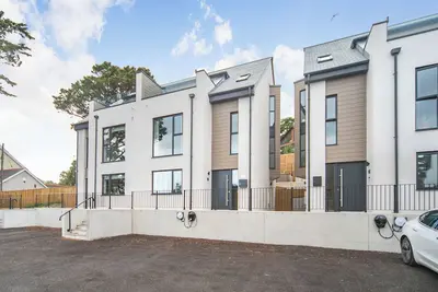 Image de 4 chambres à coucher à Newquay